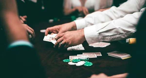 Live-Casino-Tisch mit Dealer